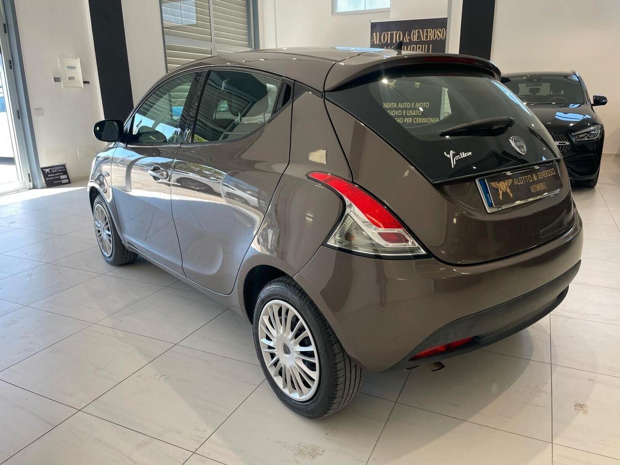 Lancia Ypsilon 1.3 MJT 95 CV 5 S&S Platinum 12.2011