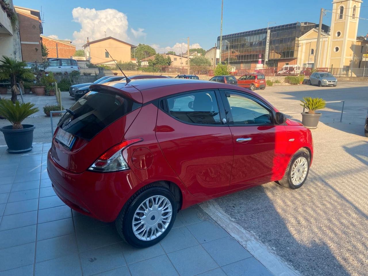 Lancia Ypsilon 1.2 69 CV 5 porte GPL Ecochic Gold