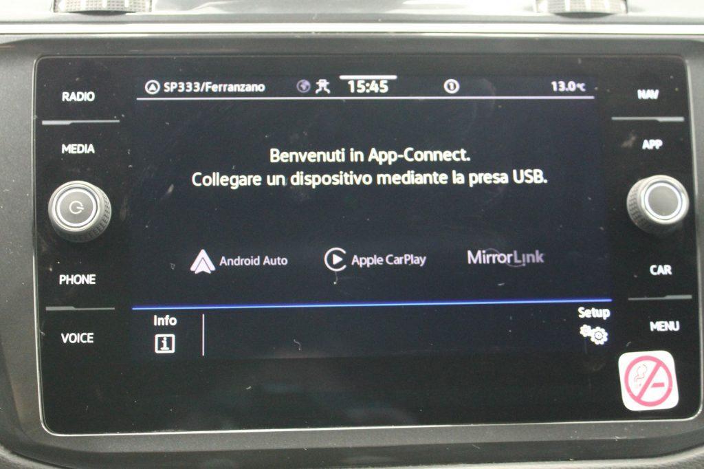 VOLKSWAGEN Tiguan 2.0 TDI 150 Cv. DSG R-Line TETTO PANORAMA