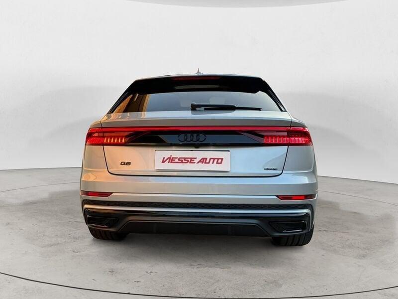 Audi Q8 55 TFSI 250kW quattro tiptronic Sport