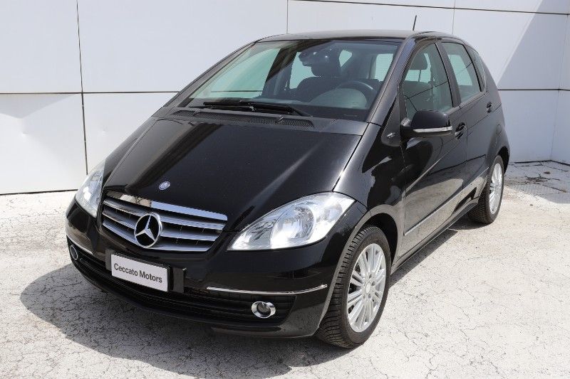 MERCEDES-BENZ A 180 CDI Premium