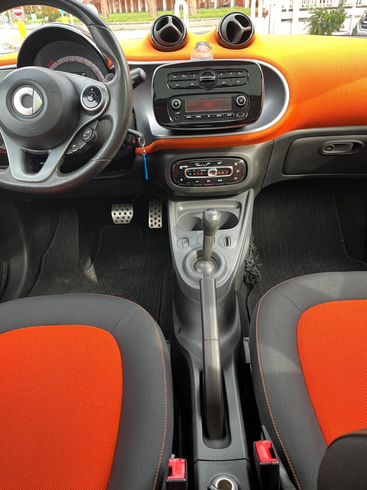 SMART FORFOUR 1000 BENZINA AUTOMATICA KM CERTIFICATI UNICO PROPRIETARIO 2016