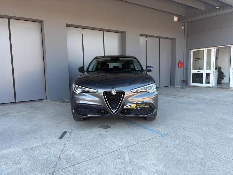 Alfa Romeo Stelvio 2.2 t Business rwd 160cv auto