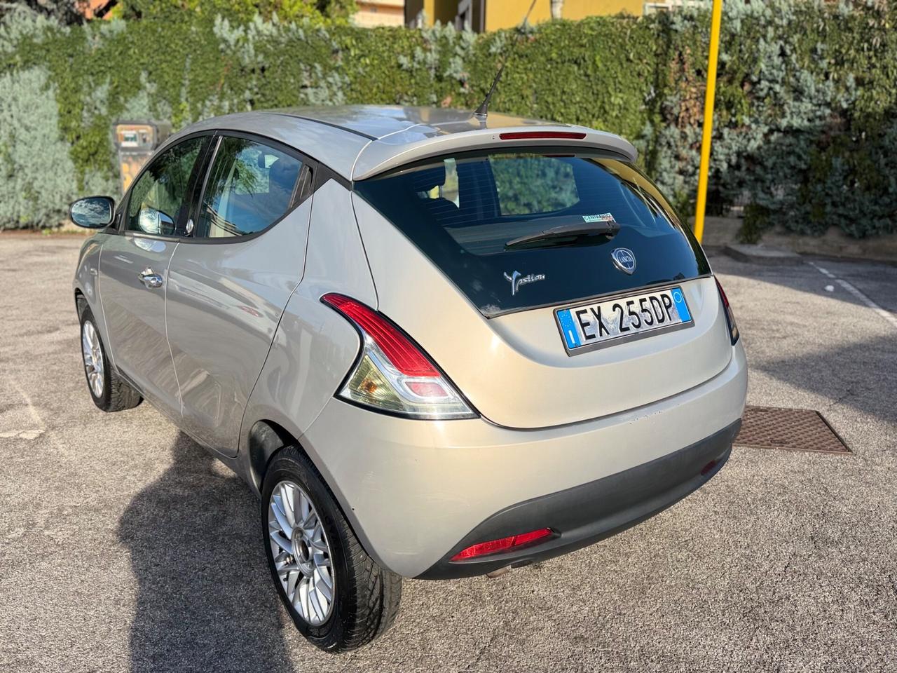Lancia Ypsilon 900 neopatentati pronto uso garanzia