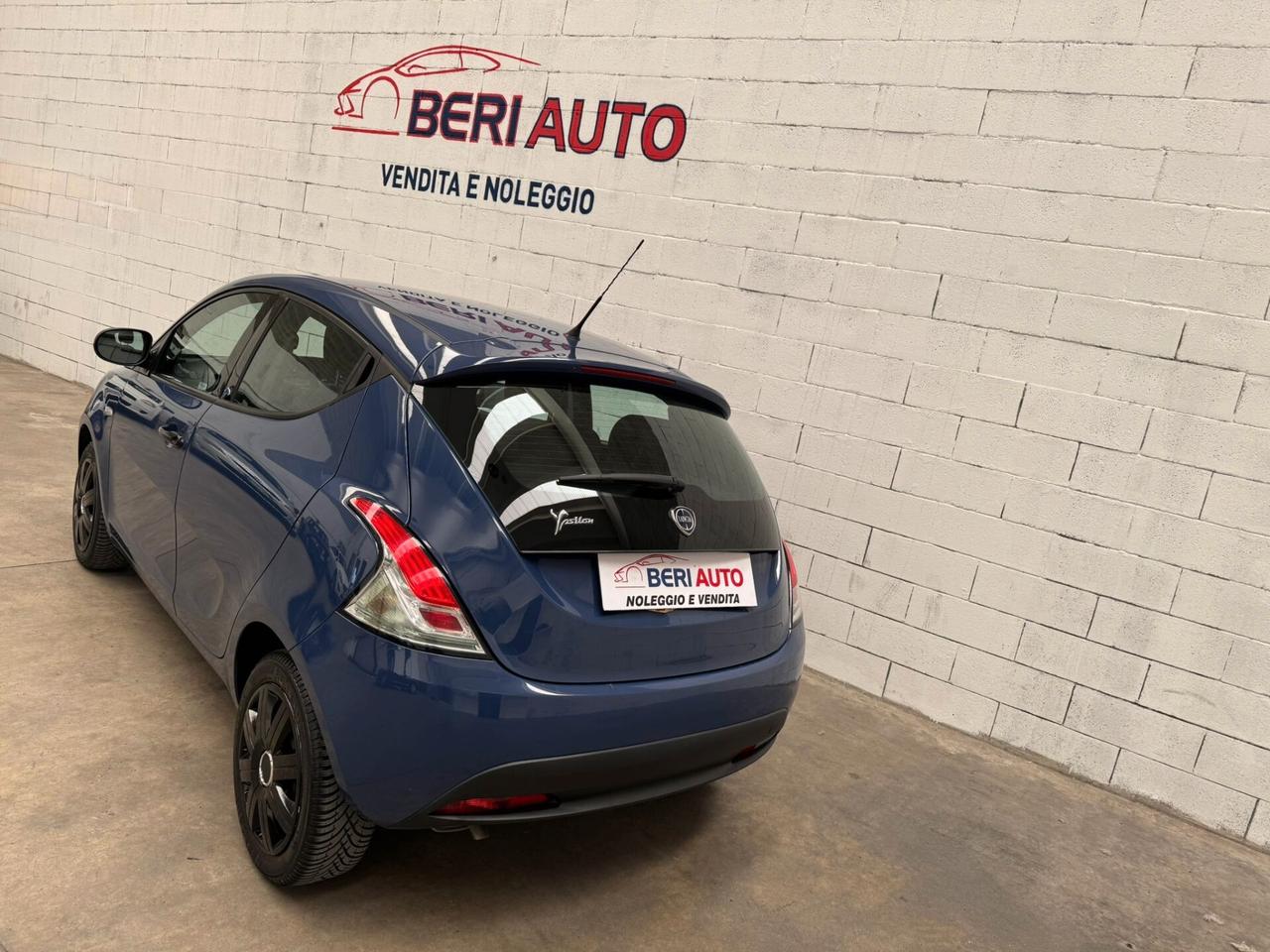 Lancia Ypsilon 5 porte GPL adatta neopatentati