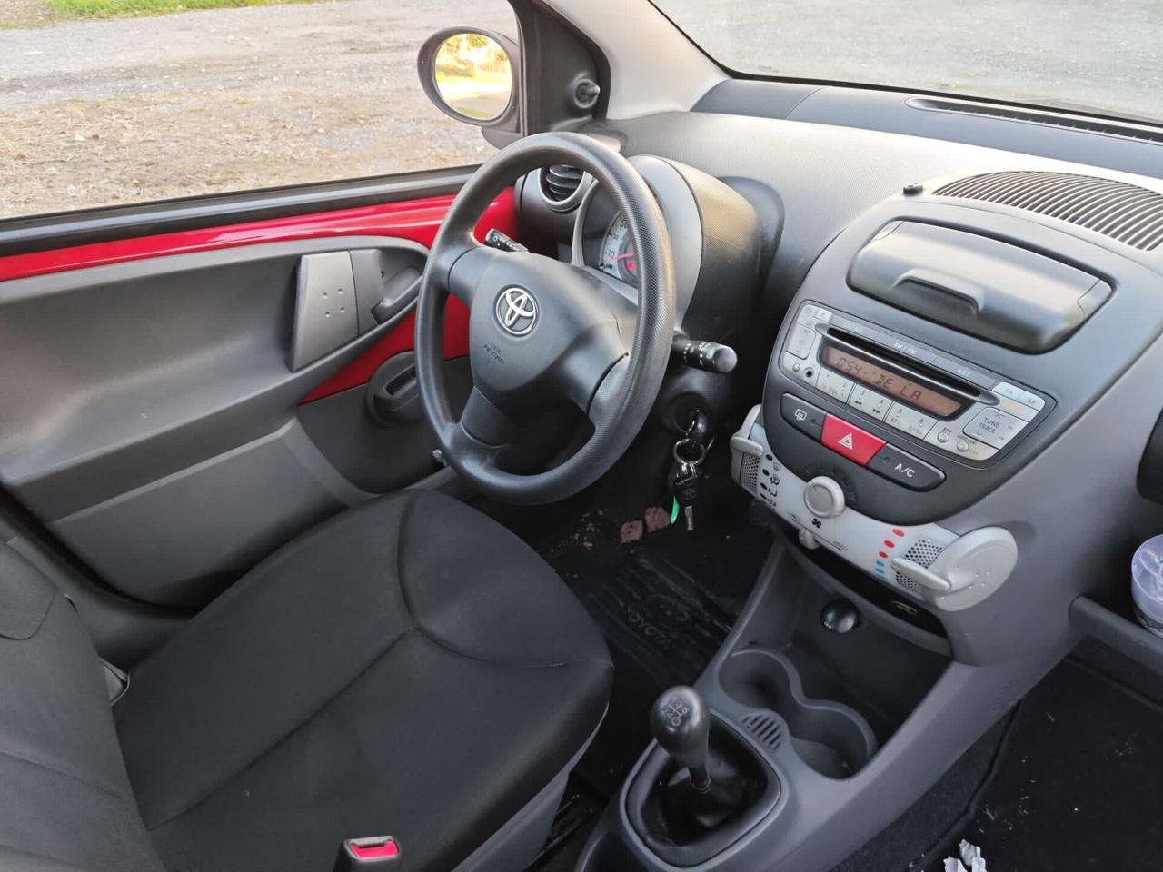 TOYOTA AYGO 1.0 benzina - POCHI KM - 2011