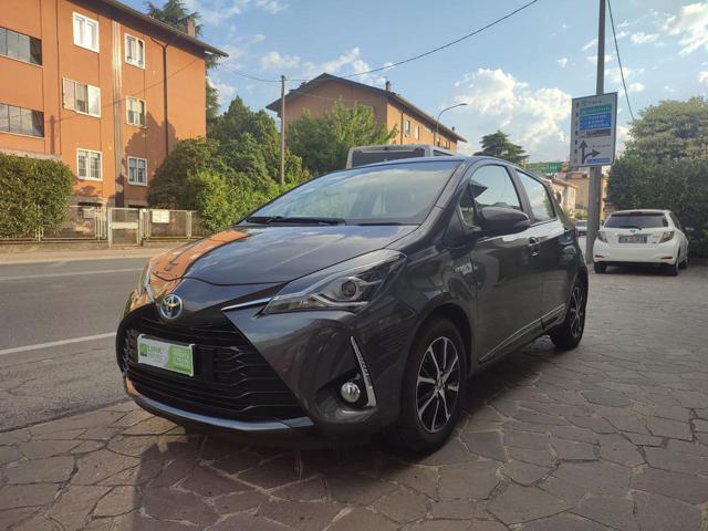 TOYOTA Yaris active