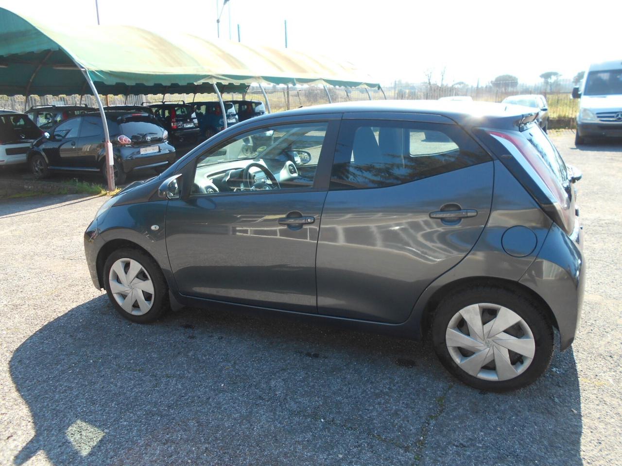 Toyota Aygo 1.0 12V VVT-i 5 porte Lounge Connect