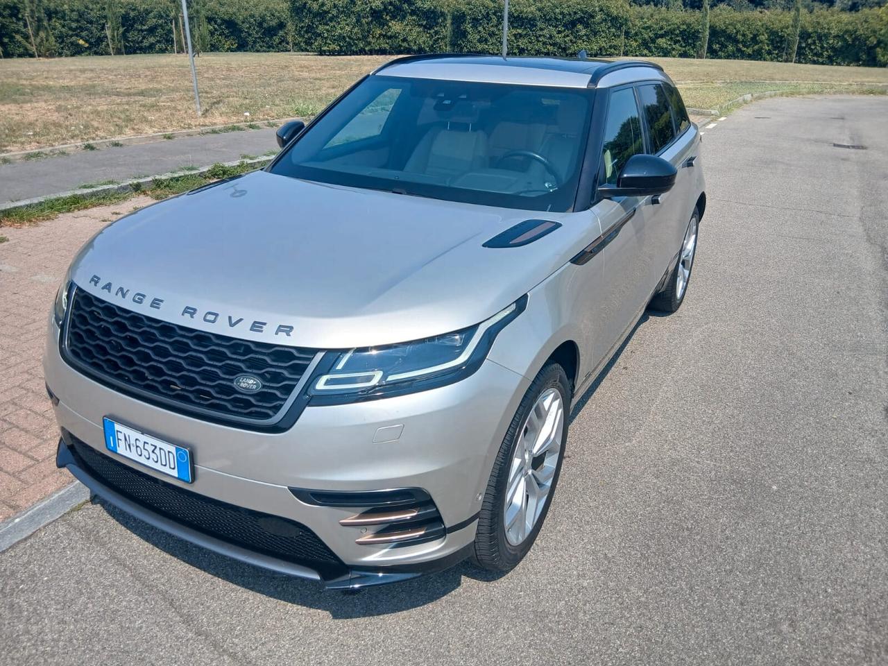 Land Rover Range Velar 2.0 TD4 180 CV R-Dynamic HSE