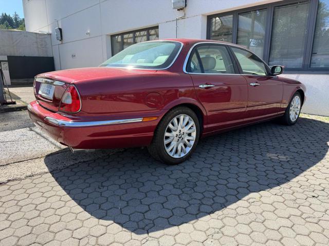 JAGUAR XJ 4.2 BENZINA V8 EXECUTIVE