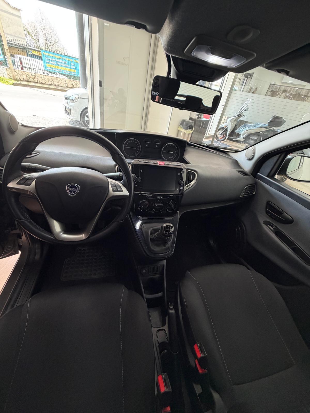 Lancia Ypsilon 1.0 FireFly 5 porte S&S Hybrid