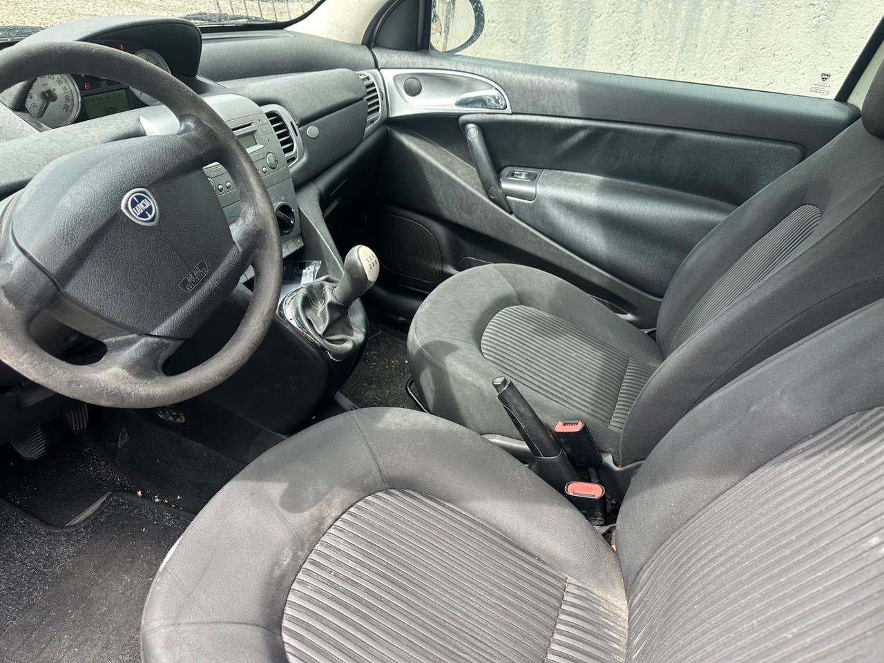 Lancia Ypsilon 1.3 MJT 75 CV Platino