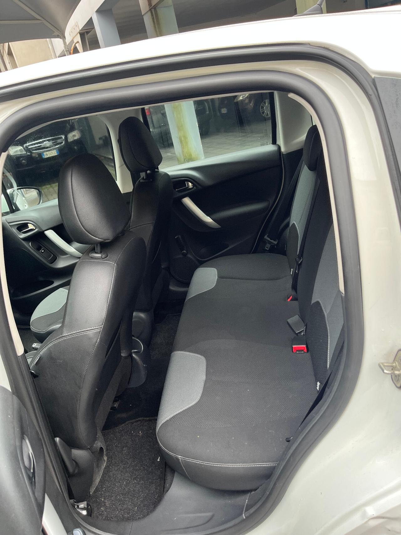 CITROEN C3 1.1 BENZINA 5 PORTE ANCHE PER NEOPATENTATI - TAGLIANDO E DISTRIBUZIONE APPENA ESEGUITI