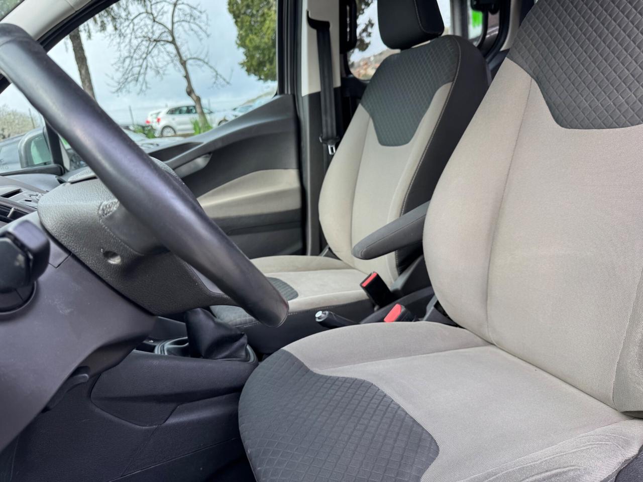 Ford Tourneo Courier Tourneo Courier 1.5 TDCI 75 CV Titanium