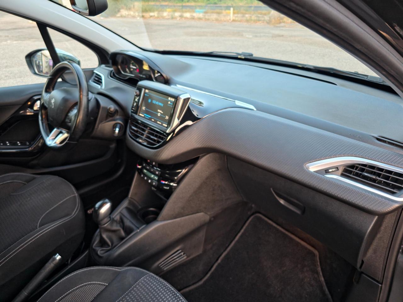 Peugeot 208 PureTech 82 5 porte Allure E6b Manuale NEO 2017