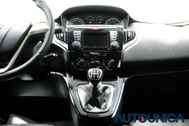 LANCIA Ypsilon 1.2 69 CV 5 PORTE GPL ECOCHIC GOLD NEOPATENTATI