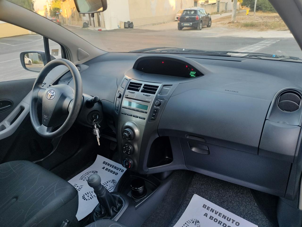 Toyota Yaris 1.0 5 porte Sol