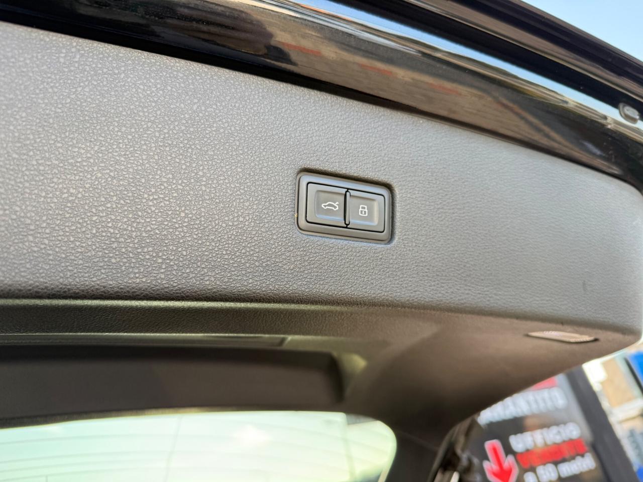 Audi Q8 45 TDI 231CV quattro S-LINE IVA ESPOSTA