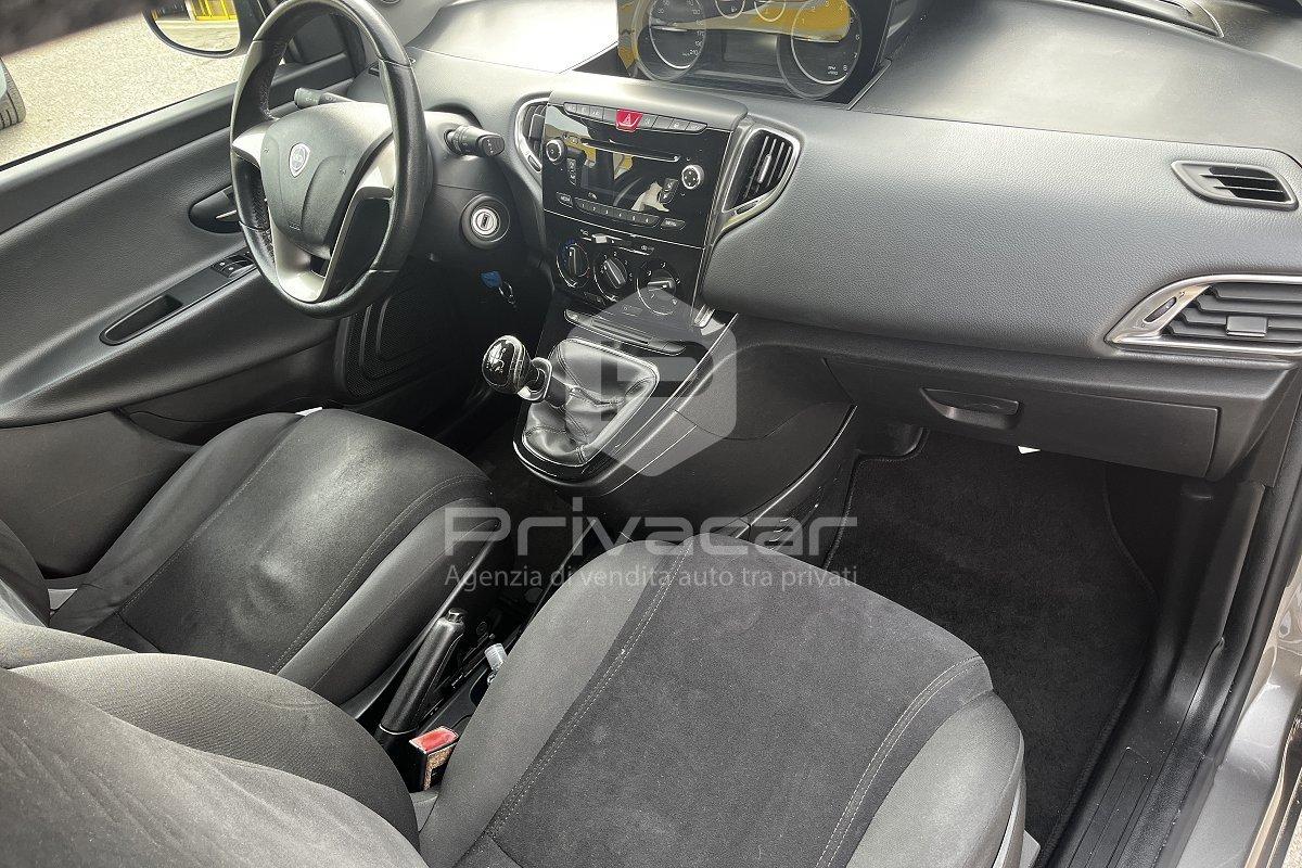 LANCIA Ypsilon 1.2 69 CV 5 porte Gold