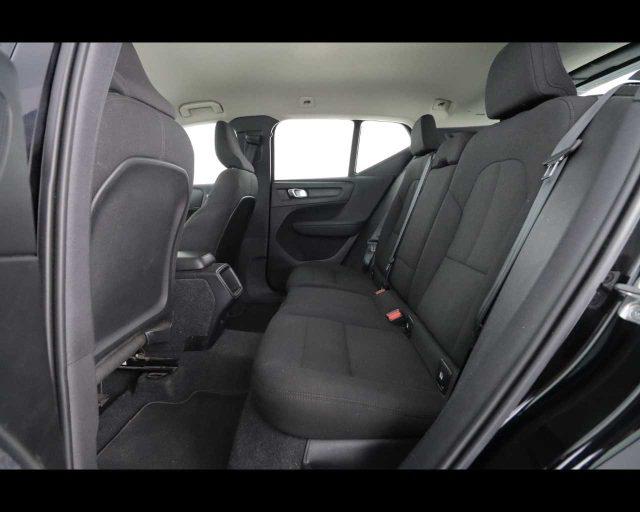 VOLVO XC40 T2 Momentum Core