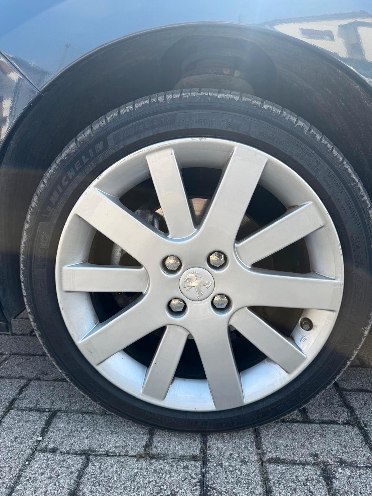 Peugeot 207 1.6 VTi 120CV CC Allure