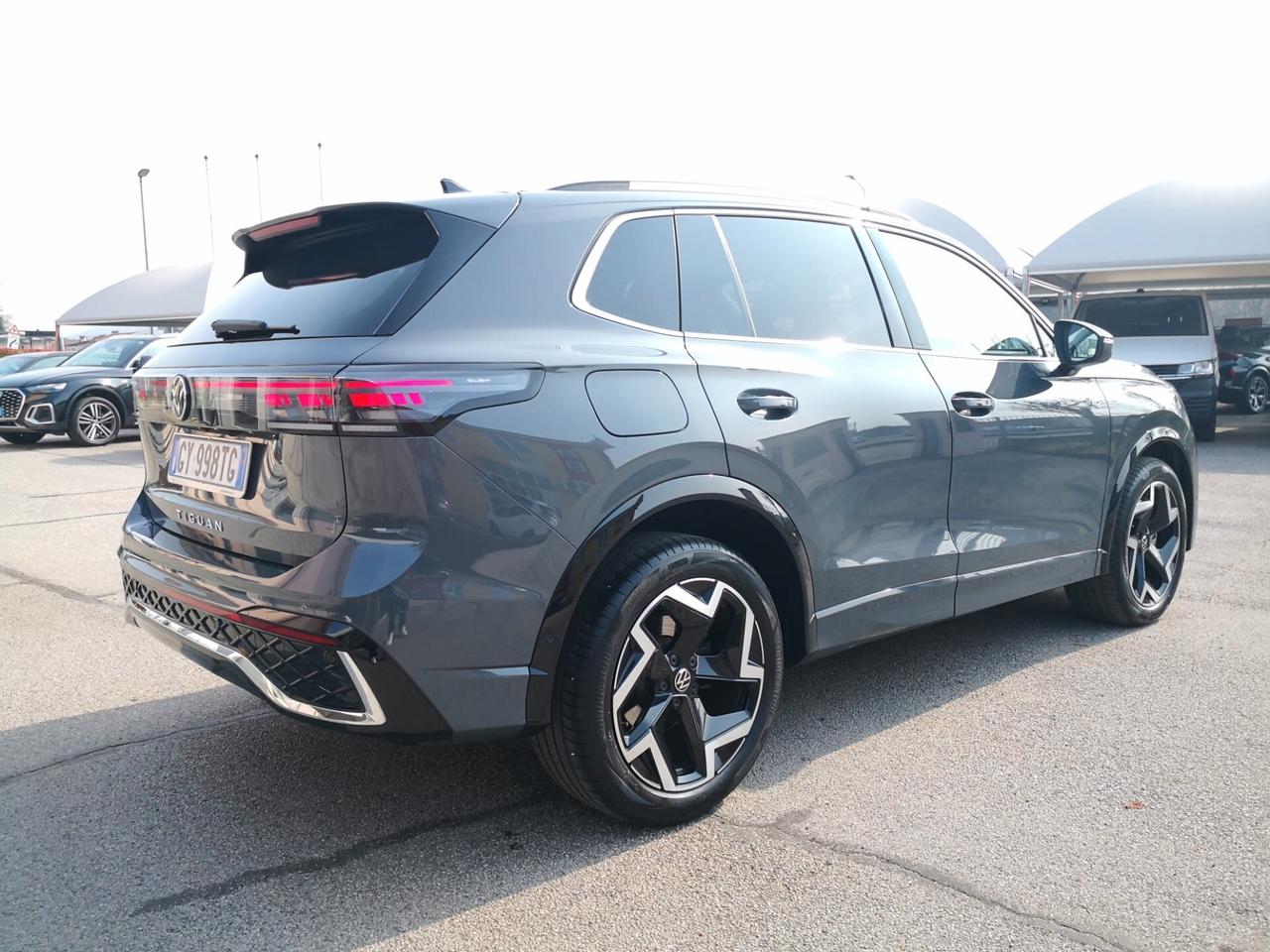 Volkswagen Tiguan 2.0 TDI 150 CV DSG R-Line ***TELECAMERA***