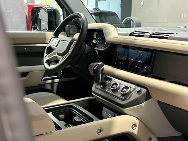 LAND ROVER Defender 110 3.0D I6 250 CV AWD Auto SE *GARANZIA 2029*