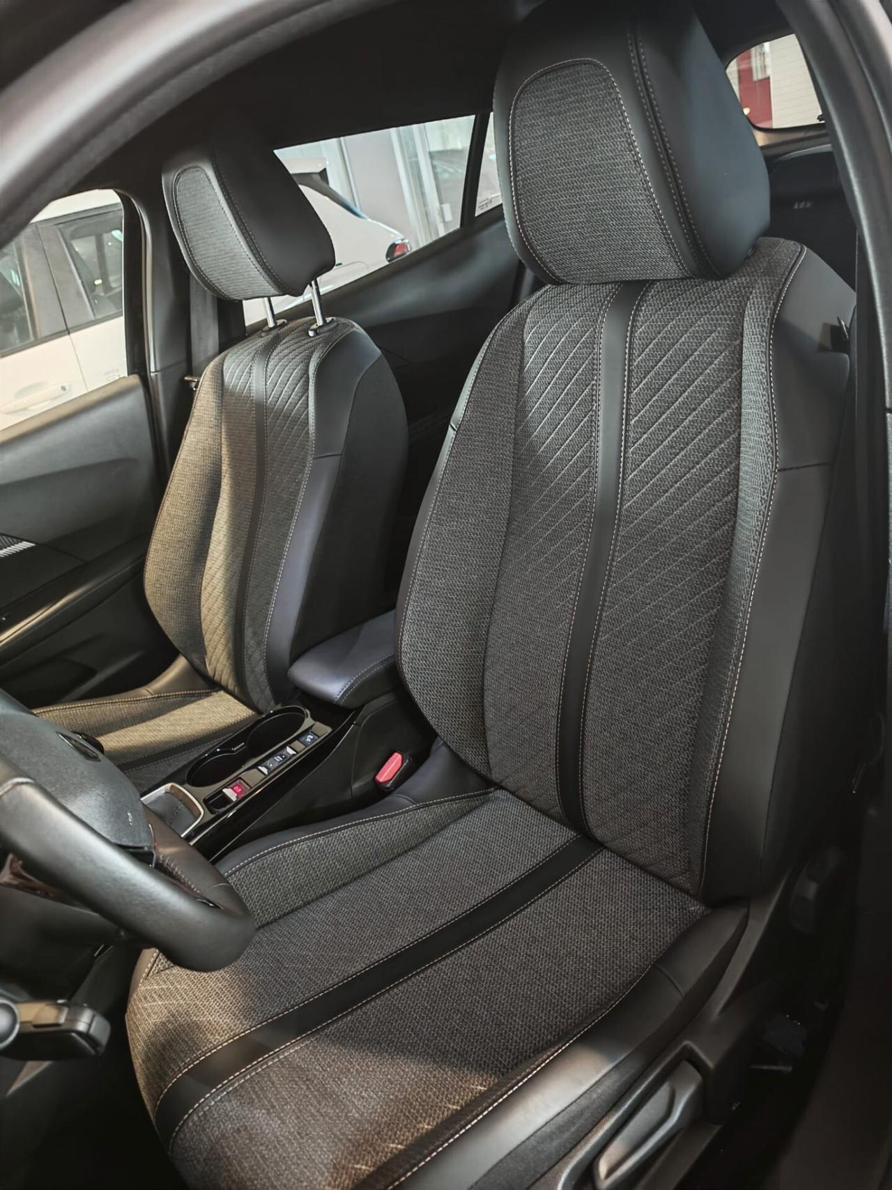 Peugeot 2008 PureTech 100 S&S Allure