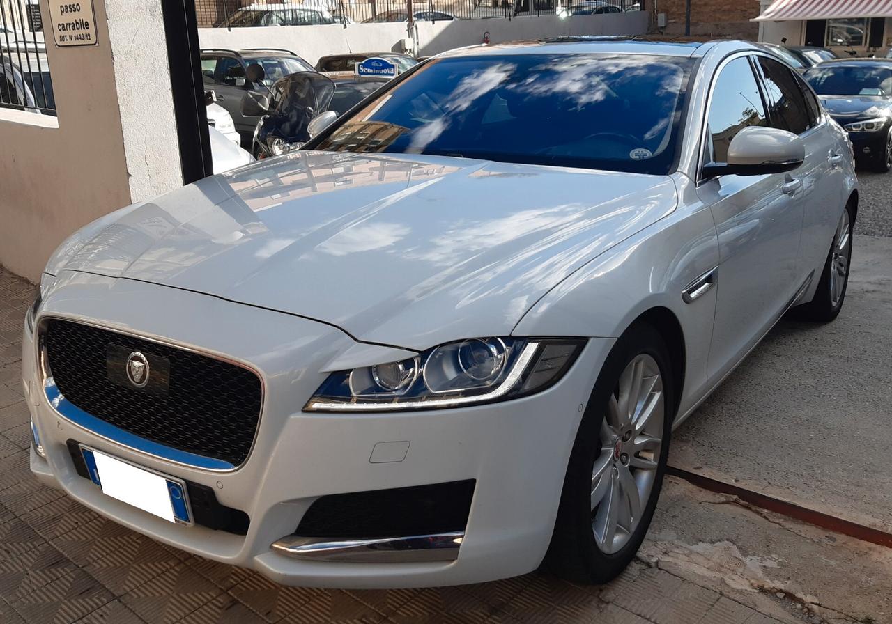 Jaguar XF 2.0 D 180 CV aut. Prestige Business