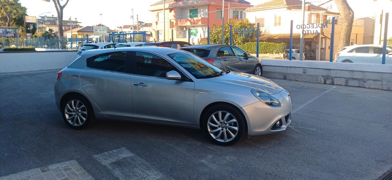 Alfa Romeo Giulietta 1.6 JTDm-2 105 CV Exclusive