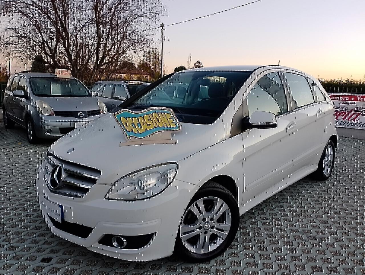 Mercedes-benz B 180~DIESEL~215.000~GARANZIA~2011