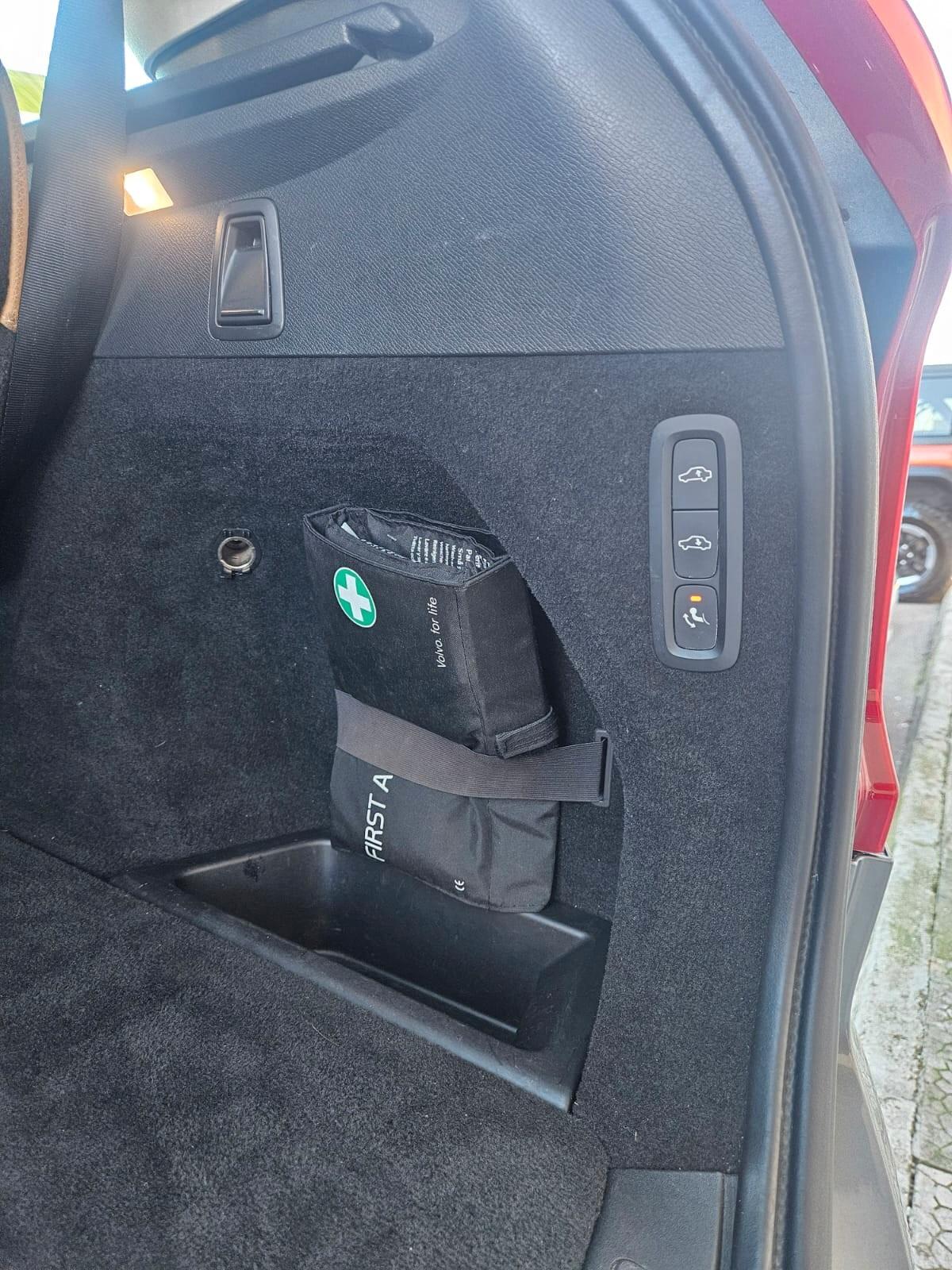 XC90 D5 AWD 7posti Inscription gancio traino elettrico