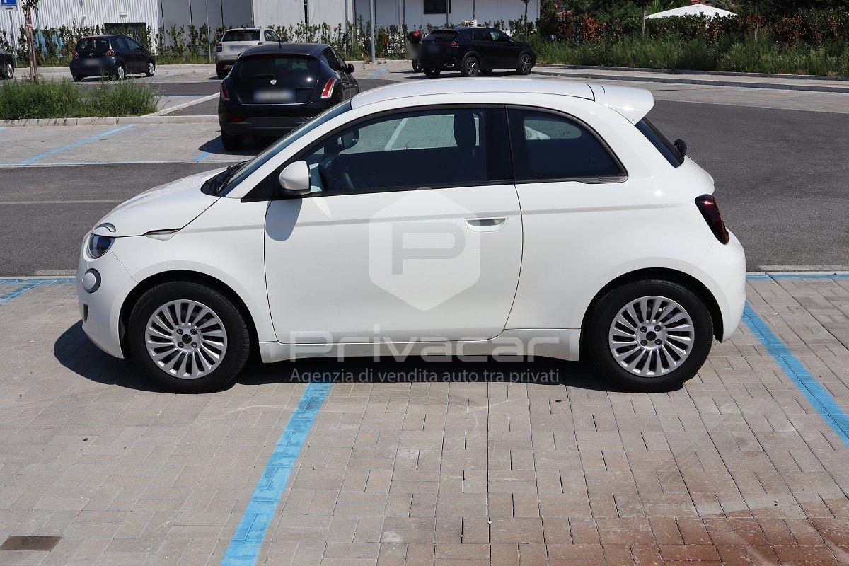 FIAT 500e Berlina 42 kWh La Prima