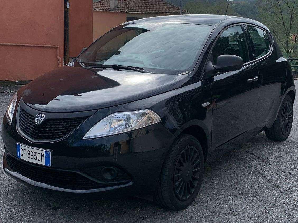 Lancia Ypsilon Ypsilon 1.0 firefly hybrid Silver s ECOCHIC