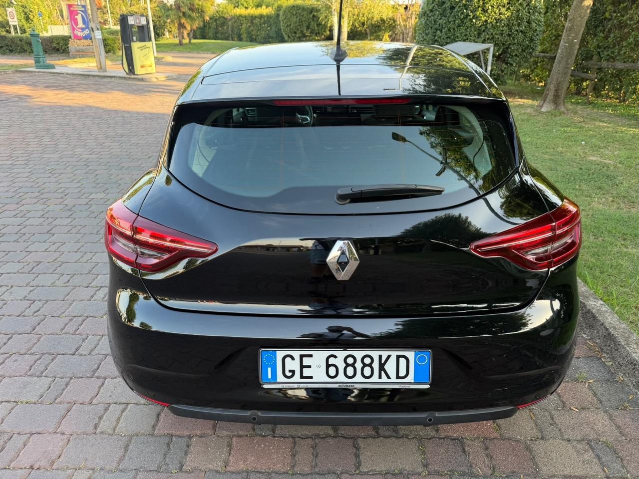 Renault Clio Full Hybrid E-Tech 140 CV 5 porte Initiale Paris