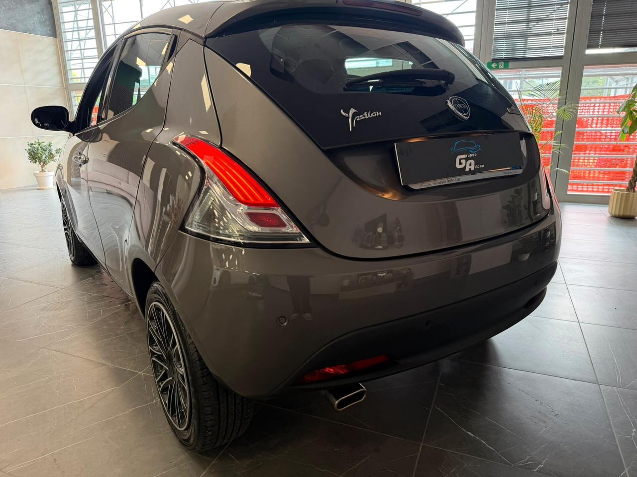 Lancia Ypsilon 1.0 FireFly 5 porte S&S Hybrid Gold