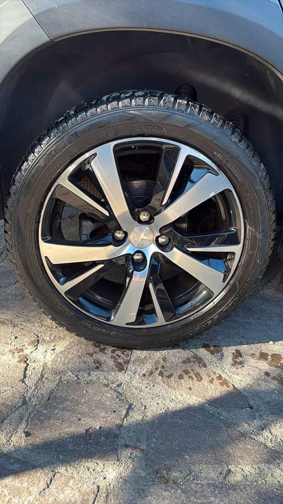 Peugeot 2008 PureTech Turbo 110 EAT6 S&S Black Matt