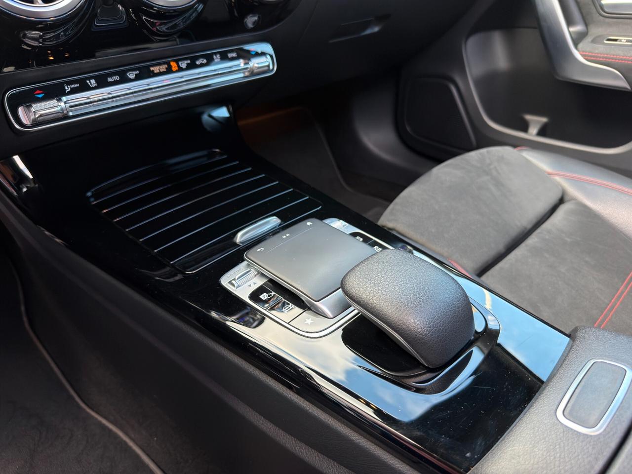Mercedes-benz A 180 d SEDAN 116 CV AMG Premium PLUS TETTO ITALIANA