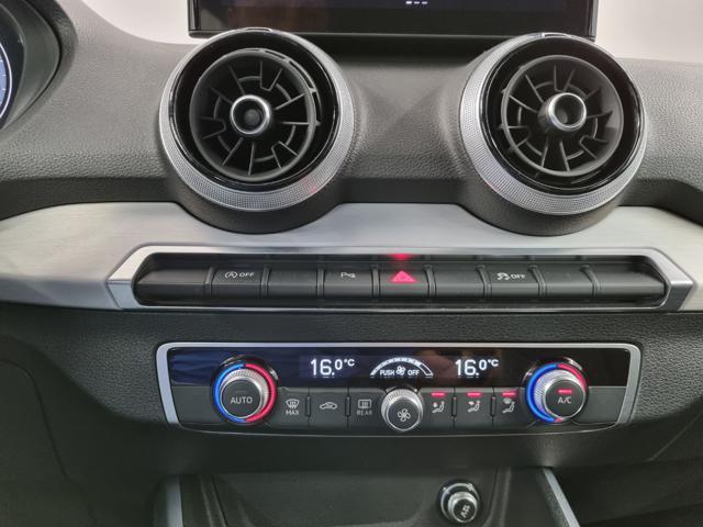 AUDI Q2 40 TFSI quattro S tronic SLINE Identity Black