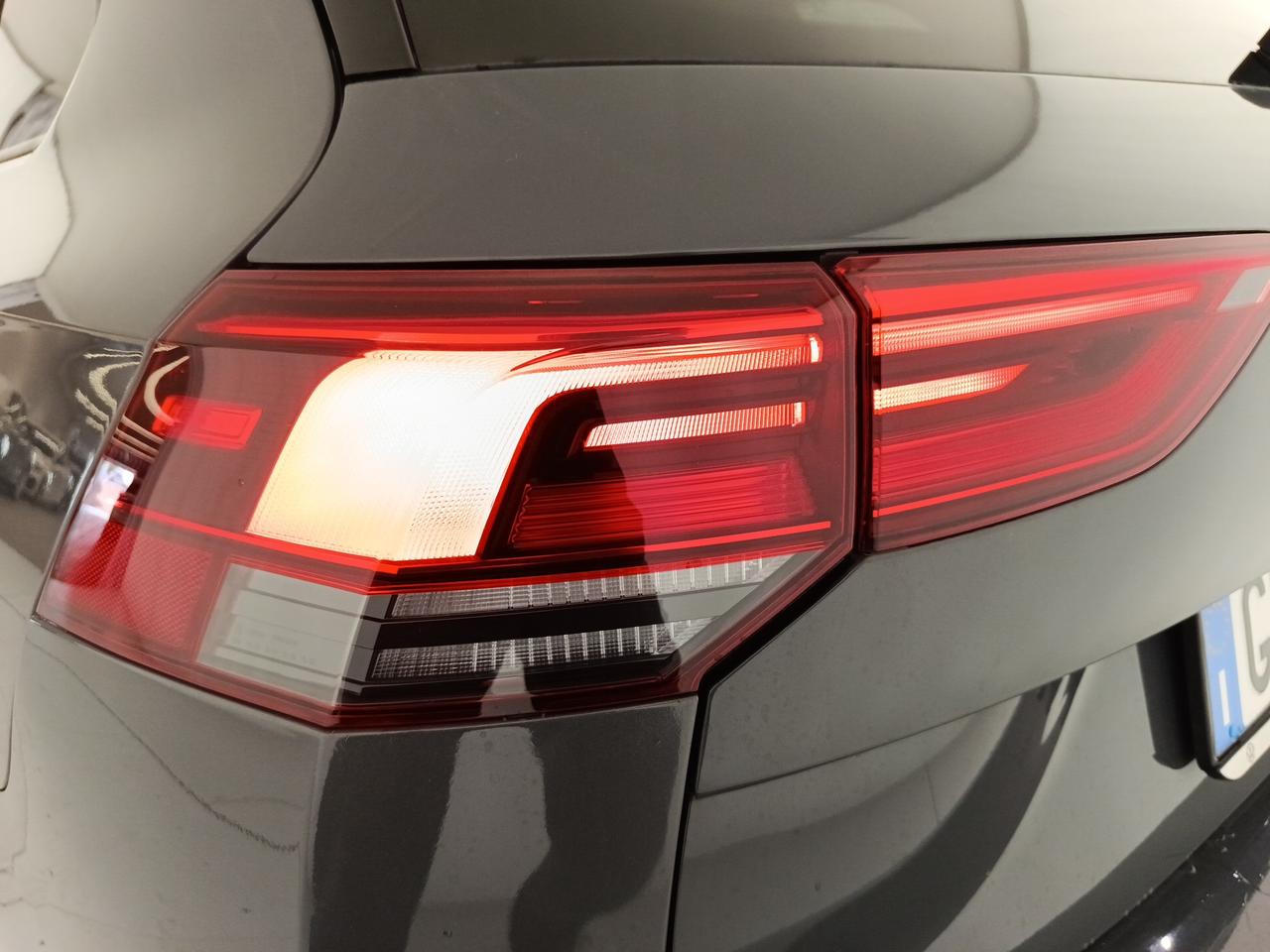 VOLKSWAGEN Golf 8ª serie - Golf Variant 1.0 eTSI EVO DSG Life