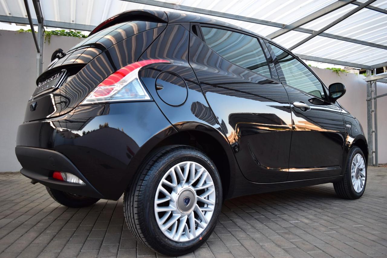 Lancia Ypsilon 1.0 Firefly Hybrid 70 cv Gold