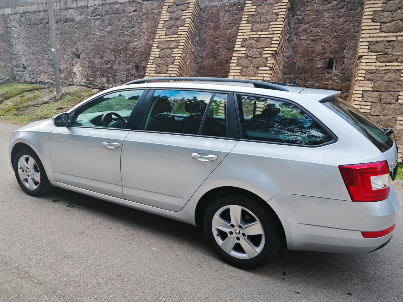 Skoda Octavia 2.0 TDI CR Wagon Elegance