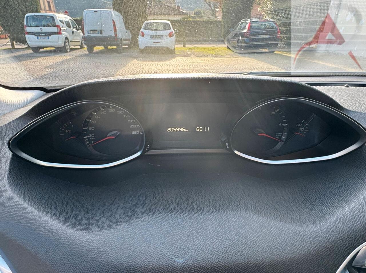 Peugeot 308 BlueHDi 120 S&S EAT6 SW Allure