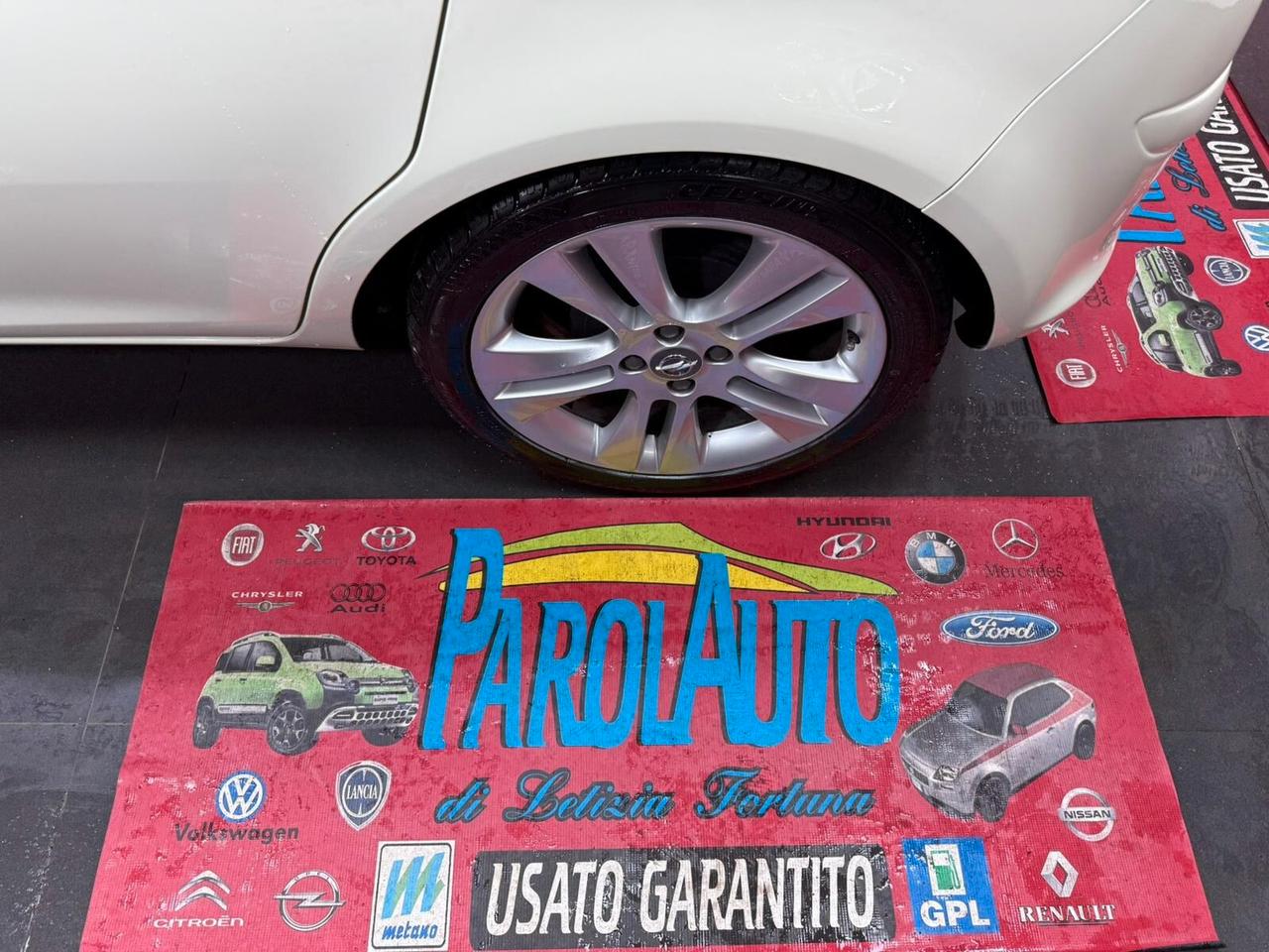 Opel Corsa 1.2 86cv Cosmo - 2011