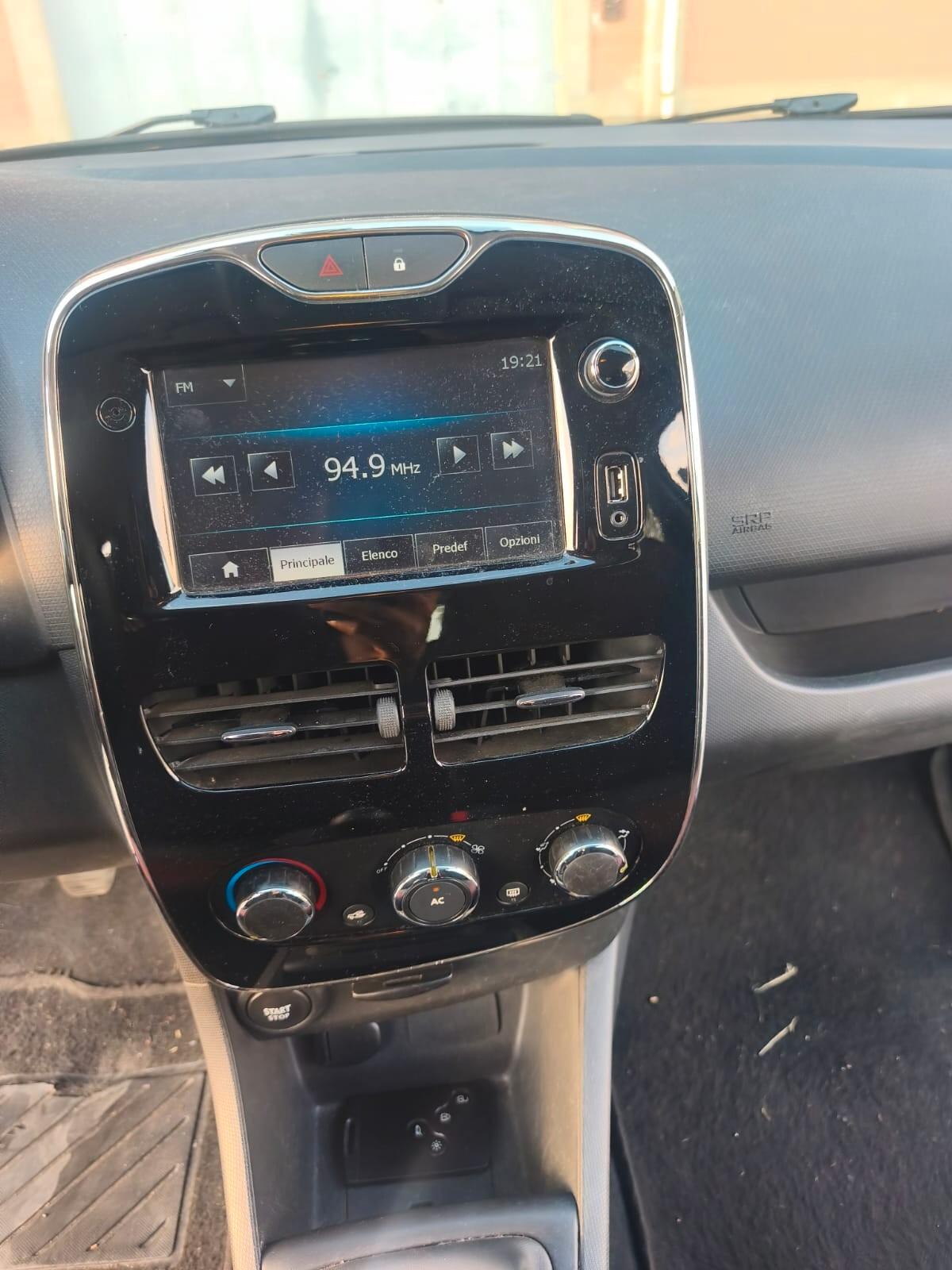 Renault Clio Sw 2014---1.5 Diesel Neopatentati