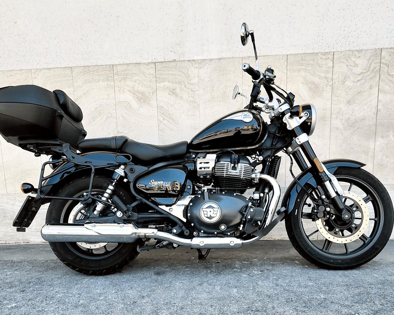 Royal Enfield Super Meteor astral 650 classic
