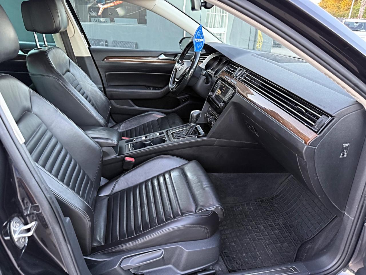 Volkswagen Passat 1.6 TDI SCR DSG Business BMT Garanzia 12 Mesi
