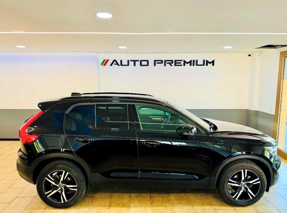 Volvo XC40 D3 R-design - R.Cam - CarPlay