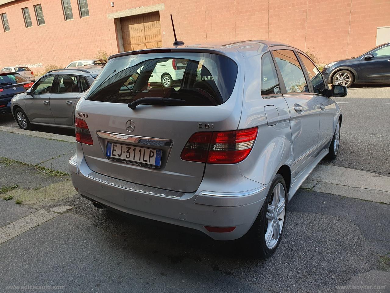 MERCEDES-BENZ B 200 CDI 140 CV automatic EURO5