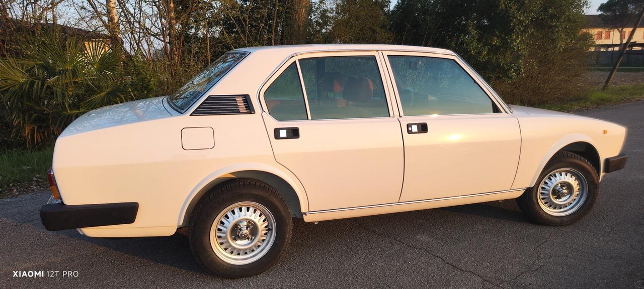 Alfa Romeo Alfetta 2.0 122cv (12.569km ORIG.)